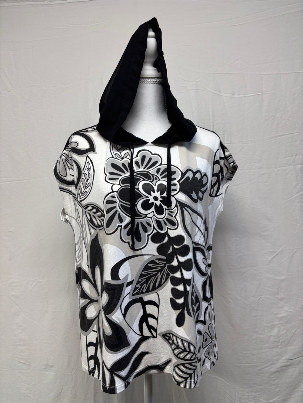 Black & White Floral Hooded Short Sleeve Tee